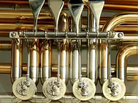 Metallblasinstrumentenmacher/in