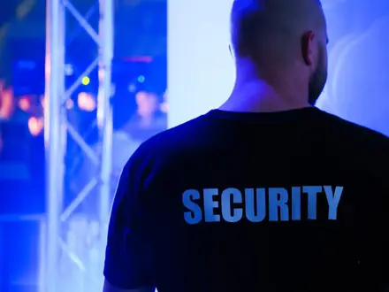 Servicekraft Schutz und Sicherheit